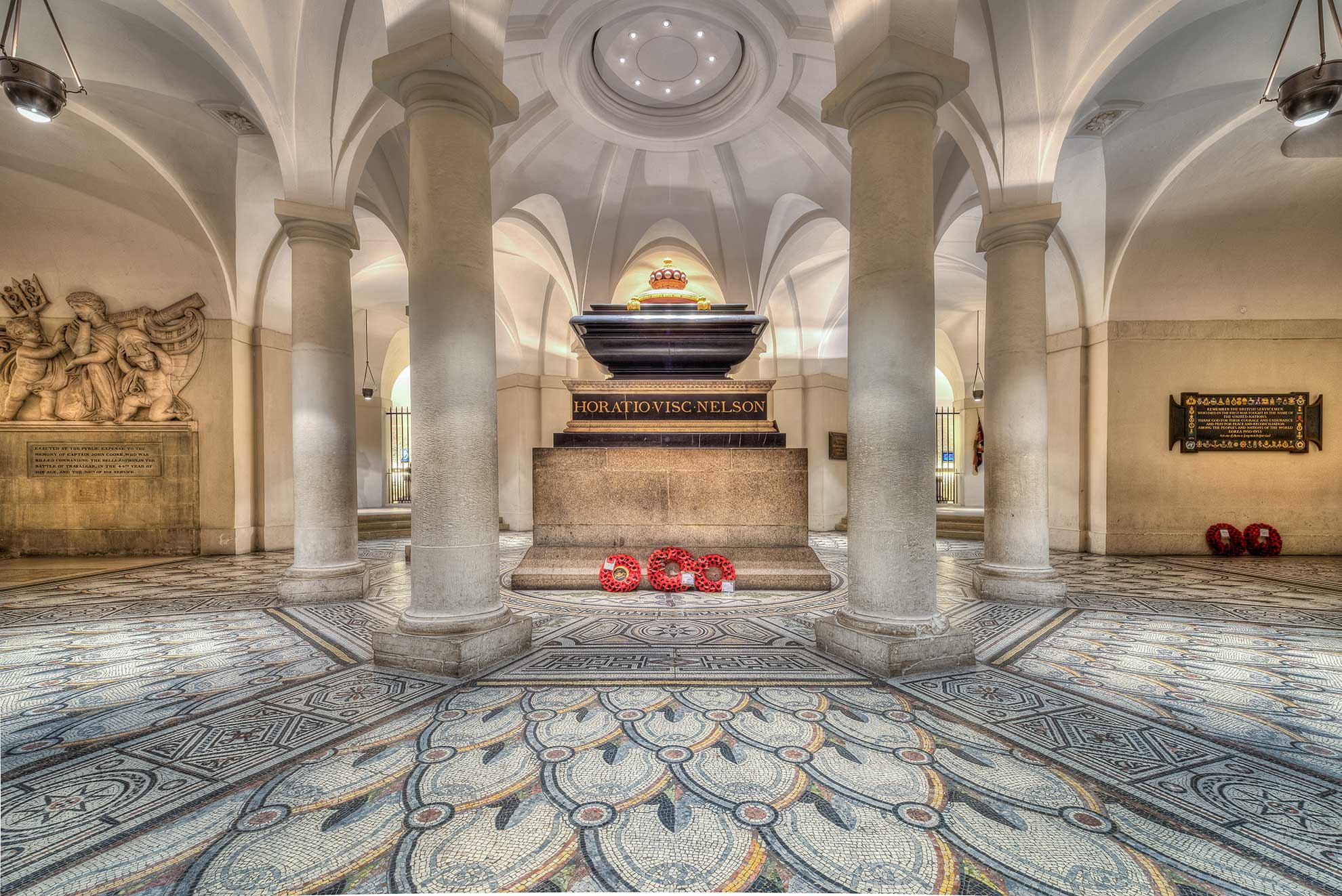 Tombe de l'amiral Horatio Nelson dans la Cathédrale Saint-Paul de Londres -- Photo © MHX London. -
