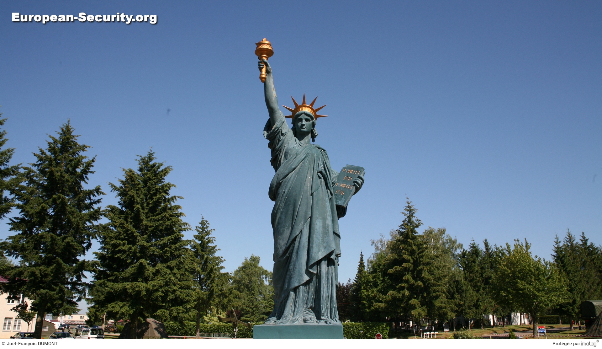 La statue de la Liberté qui se trouve au quartier d’Aboville est la seule copie authentique réalisée par Gustave Eiffel -- Photo © Joël-François Dumont. -