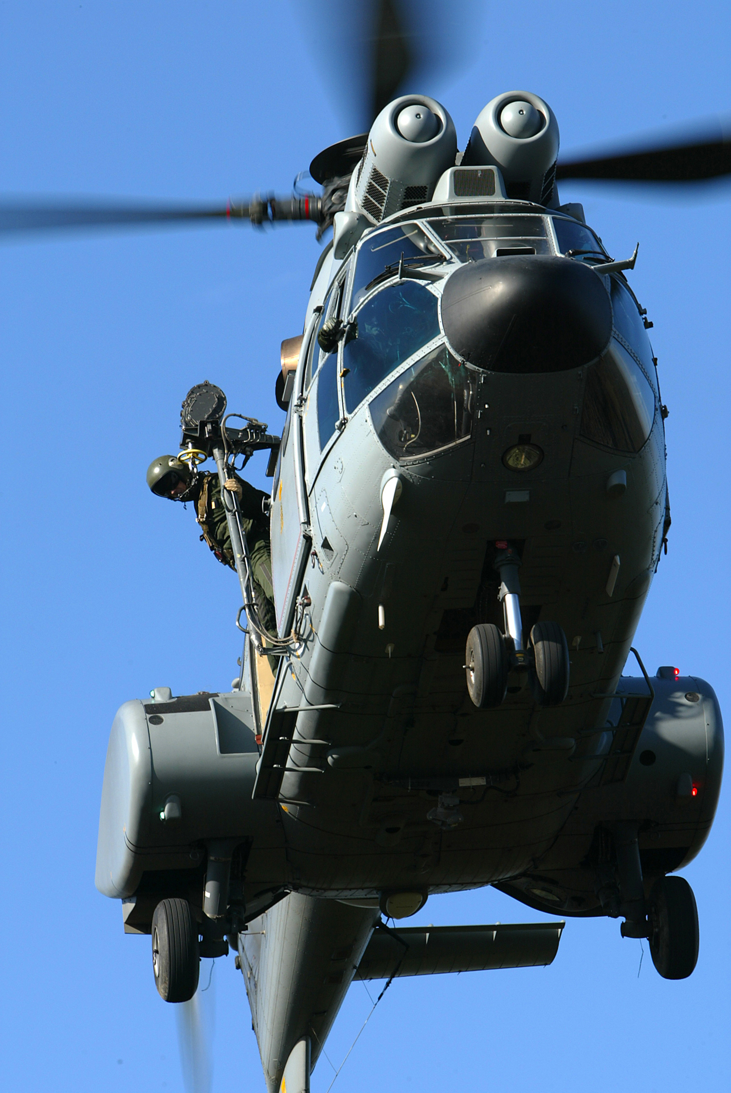 Super-Puma de l'EH T/67 de Solenzara en Corse -- Photo © Armée de l'air. -