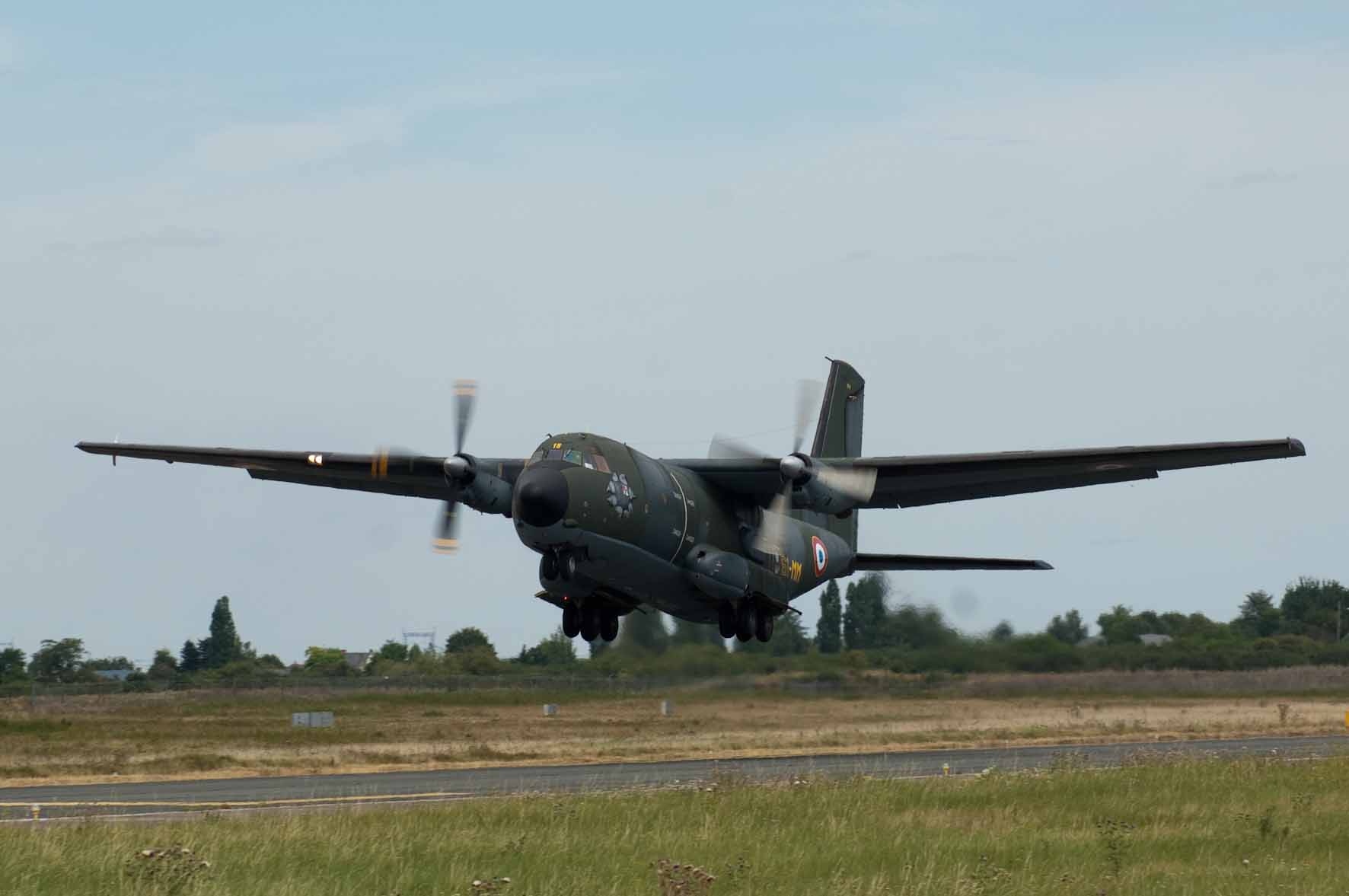 Dernier décollage pour le Transall R18 pour Le Bourget -- Photo © Armée de l'Air. -