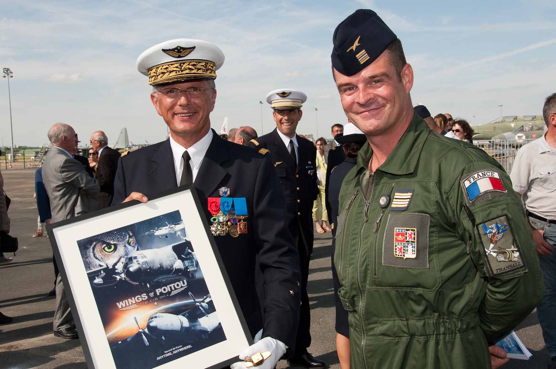Le GDA Éric de Lauriston, commandant en second du CSFA, et le LCL Didier -- Photo © Armée de l'Air. -