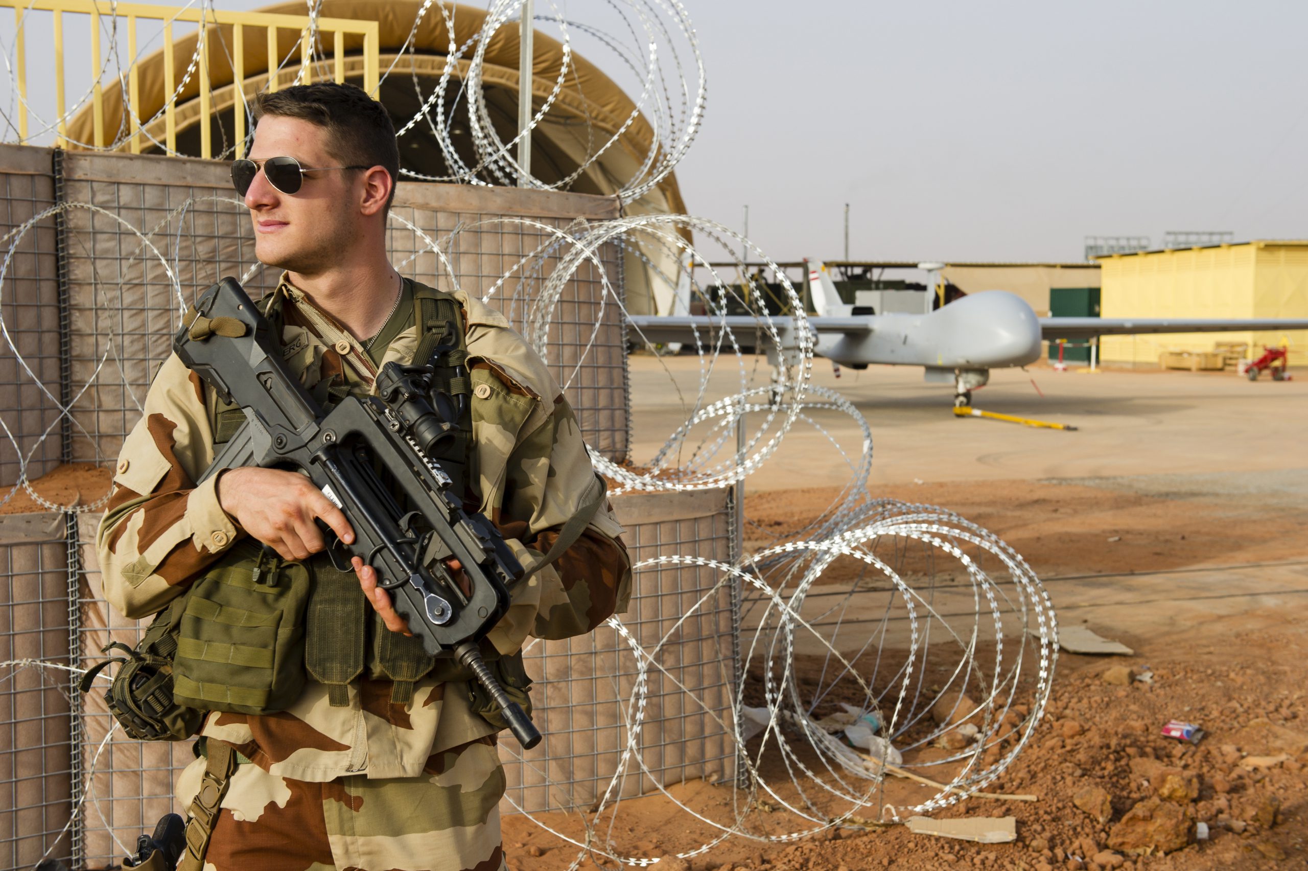 Commando parachutiste de l'Air chargé de la protection du détachement aérien à Niamey -- Photo © Armée de l'Air. -