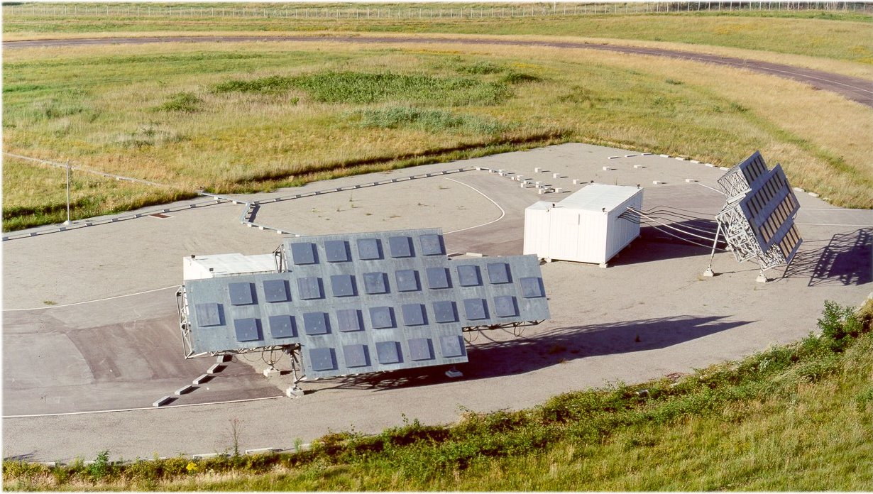 Site émission du radar GRAVES -- Photo Armée de l'Air. -
