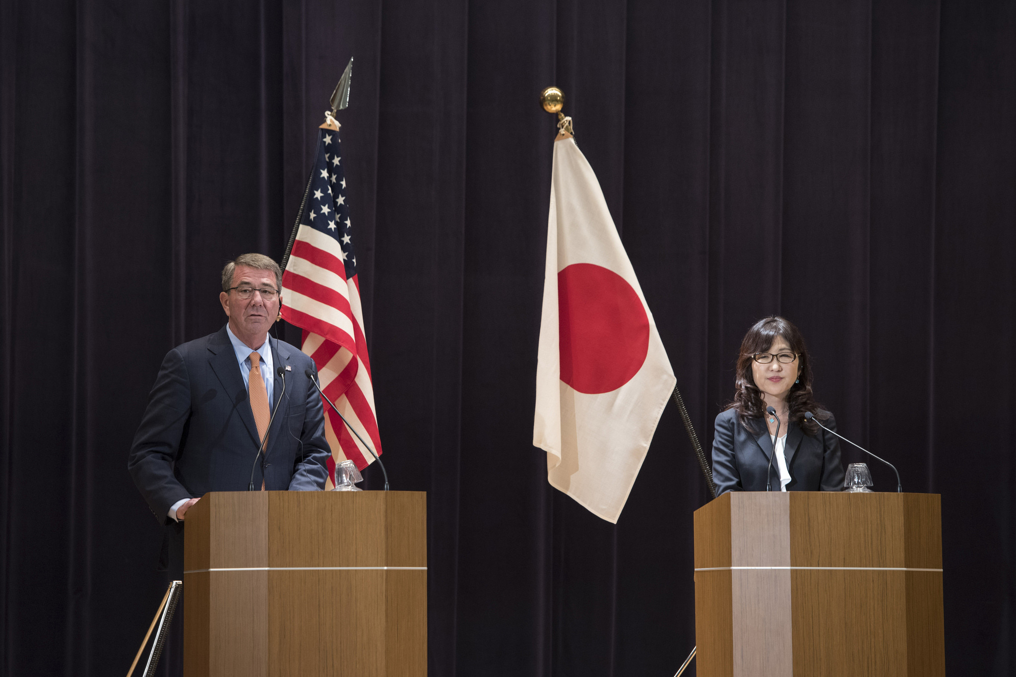 Defense Secretary Ash Carter and Japanese Defense Minister Tomomi Inada host a joint news conference in Tokyo, Dec. 7, 2016. DoD photo by Air Force Tech. Sgt. Brigitte N. Brantley. -