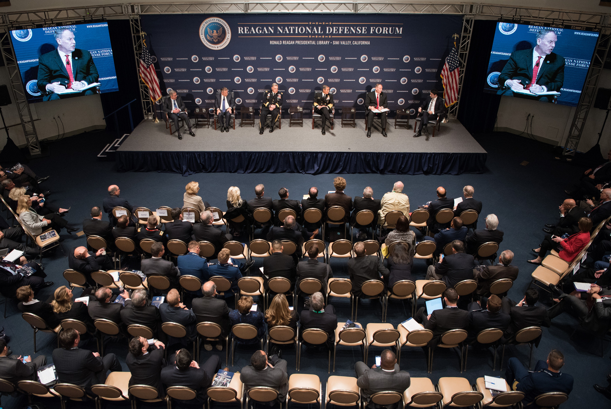 Deputy Defense Secretary Bob Work, second from right on stage, and other defense leaders participate in a panel discussion at the Reagan National Defense Forum in Simi Valley, Calif., Dec. 3, 2016. DoD photo by Army Sgt. Amber I. Smith. -