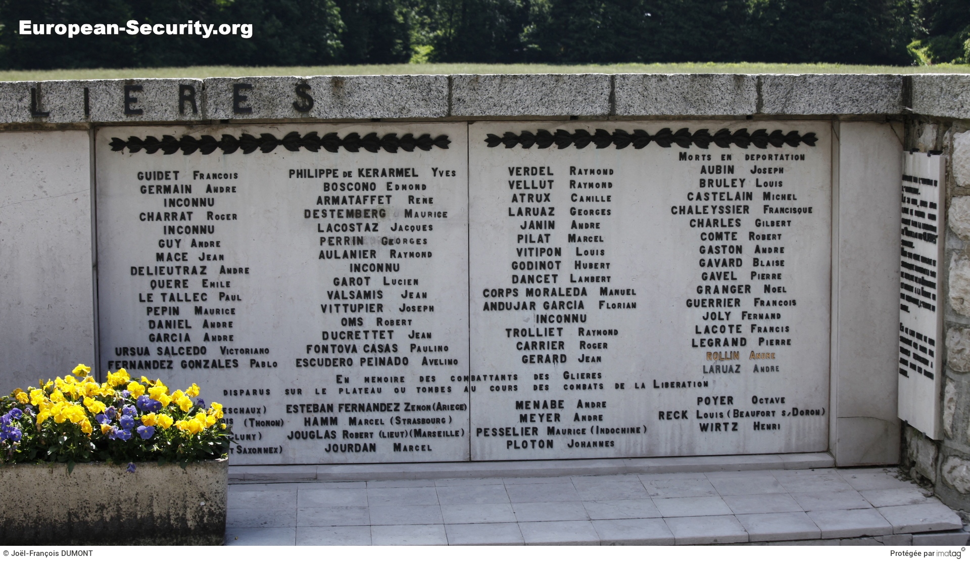 Monument en l'honneur des morts pour la France au Plateau des Glières -- Photo © Joël-François Dumont. -