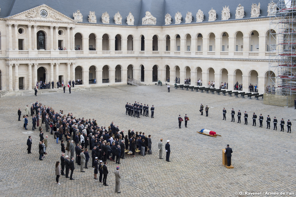 Obsèques de Claude Raoul-Duval aux Invalides – Photo Olivier Ravenel © Armée de l'air. -