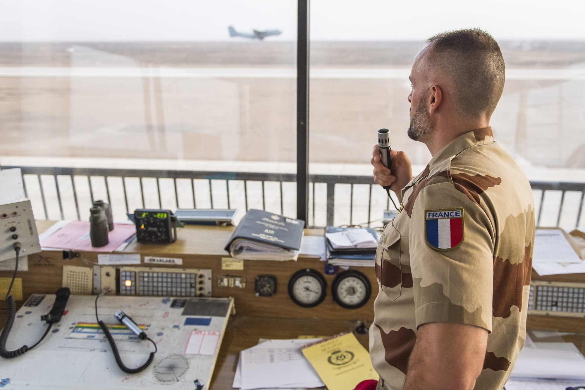 Contrôleur du ciel militaire français en Jordanie -- Photo Sandra Auguste © Armée de l'Air. -