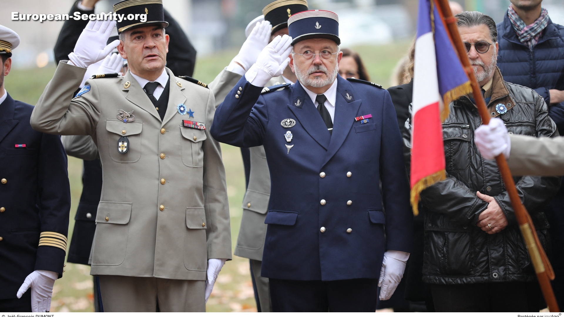 Les colonels Thierry Gauci (LH), Yvan Chazalvieil (Attaché douanier) et Raoul Emme (UFE) -- Photo © Joël-François Dumont. -