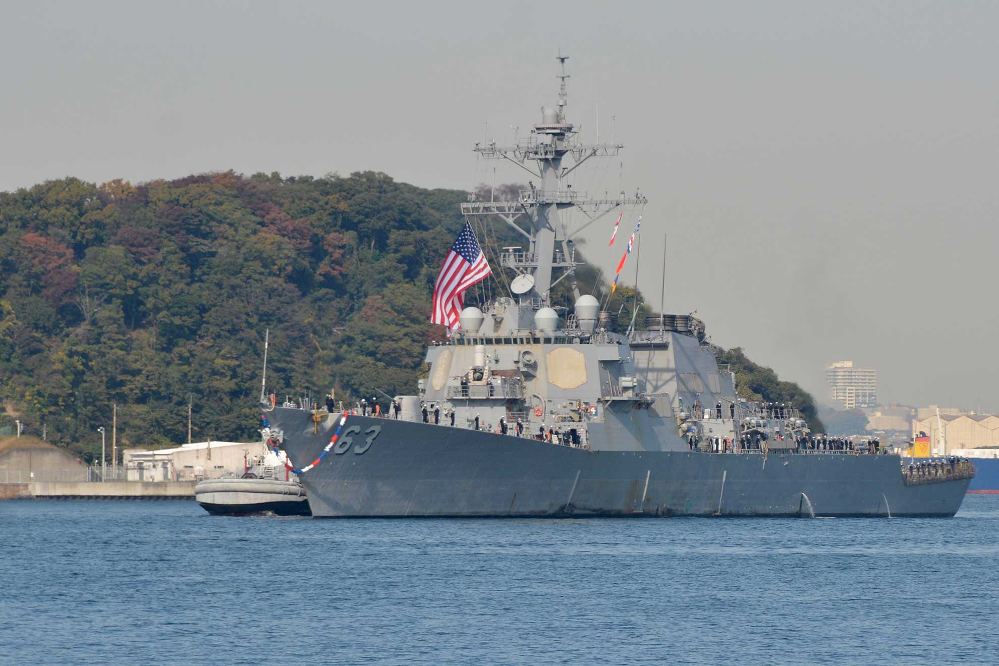 Yokosuka, Japan (Nov. 17, 2016) The Arleigh Burke-class guided-missile destroyer USS Stethem (DDG 63) returns to Fleet Activities (FLEACT) Yokosuka following its 2016 patrol. Stethem made a brief stop at FLEACT Sasebo to pick up family members for a Tiger Cruise. FLEACT Yokosuka provides, maintains, and operates base facilities and services in support of 7th Fleet's forward-deployed naval forces, 83 tenant commands, and 24,000 military and civilian personnel -- U.S. Navy photo by Petty Officer 1st Class Peter Burghart. -
