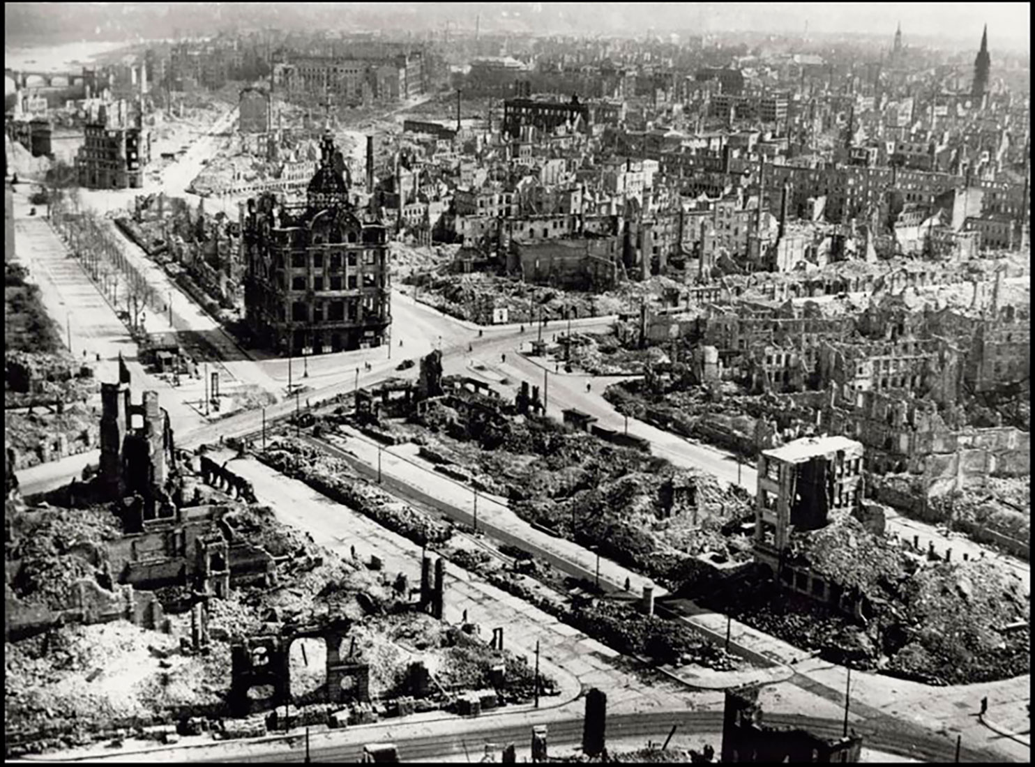 Дрезден бомбардировка 1945