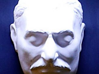 Masque mortuaire de Staline