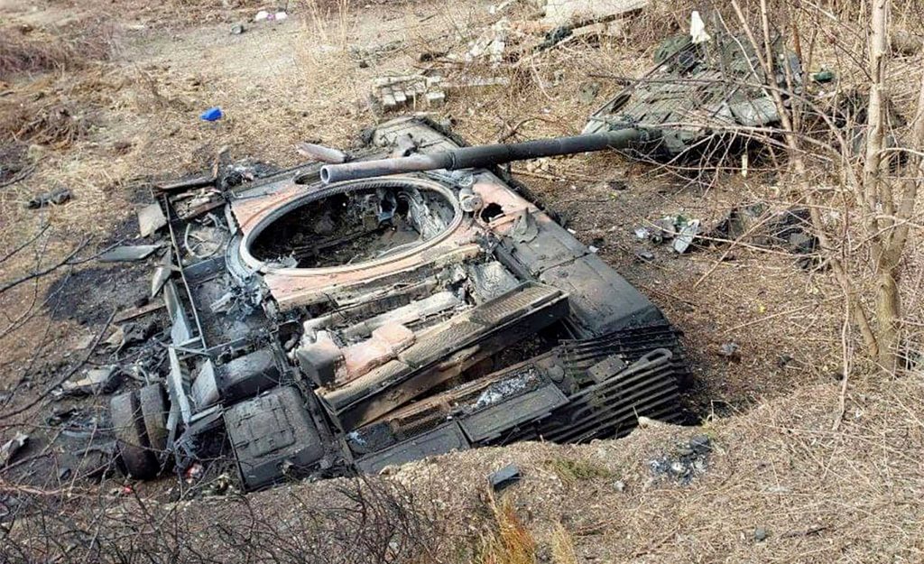 destruction of russian tanks by ukrainian troops in mariupol 1b
