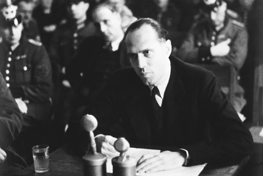 Helmuth James, Comte von Moltke devant le tribunal du peuple (Procès du 20.7.1944) — Photo Bundesarchiv