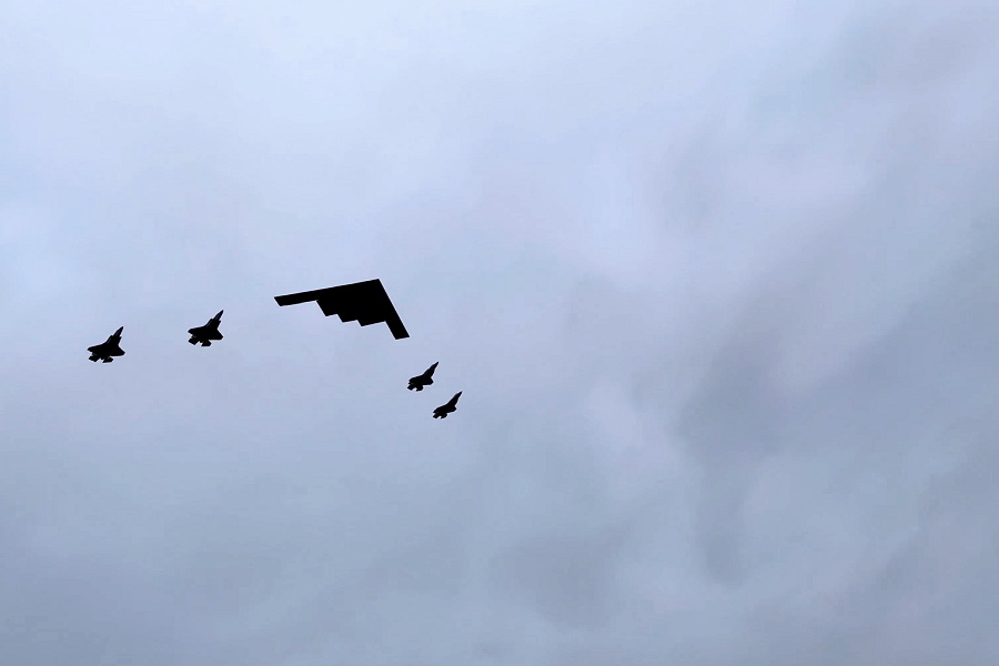 F22 et Bé pour honorer un criminel de guerre recherché - Photo US Air Force