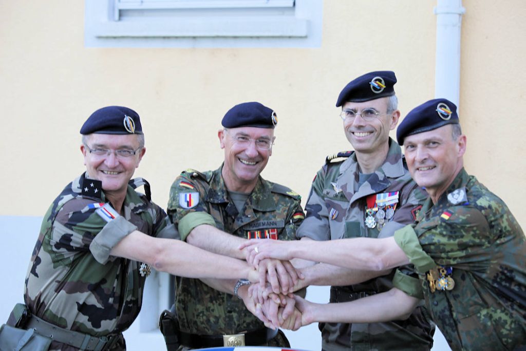 Changement de CDT à la BFA : le GBR Gert J.  Hagemann remplace le GDI Chalmel — Photo Joël-François Dumont