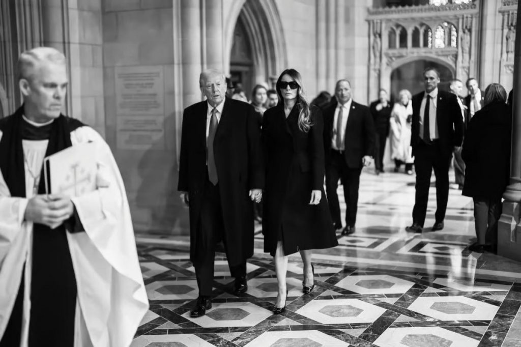 - Donald Melania Trum a la Cathedrale de Washington 1 -