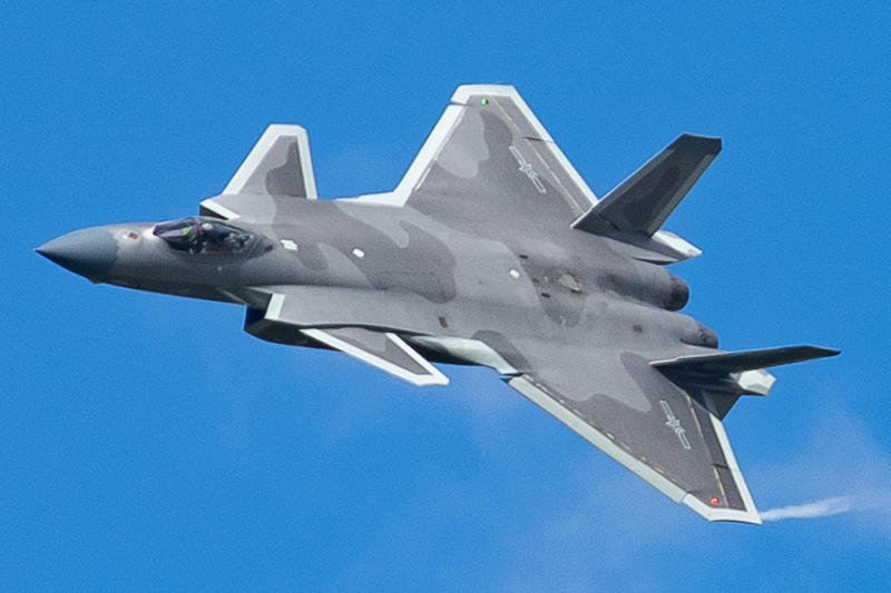 - J 20a Chengdu J-20, “Dragon Majestueux »
