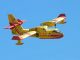 Canadair survolant le port de Saint-Raphaël — Archives © Joël-François Dumont